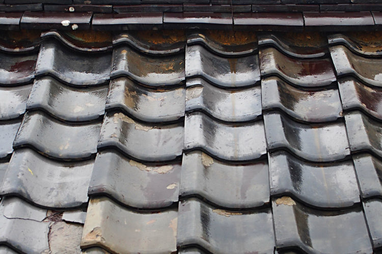 屋根材のズレや浮き